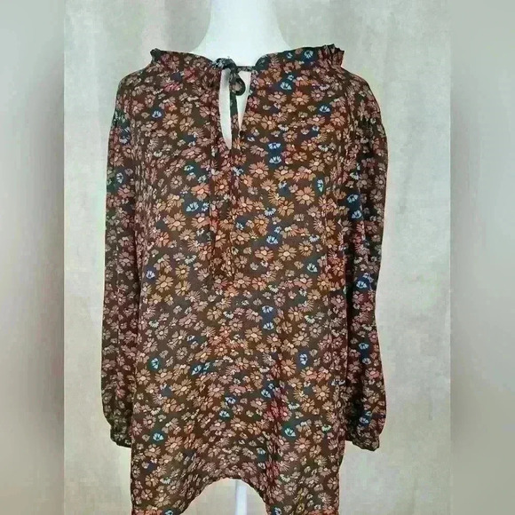 CeCe Daisy Melody Black Floral Blouse Size Medium - Picture 2 of 12